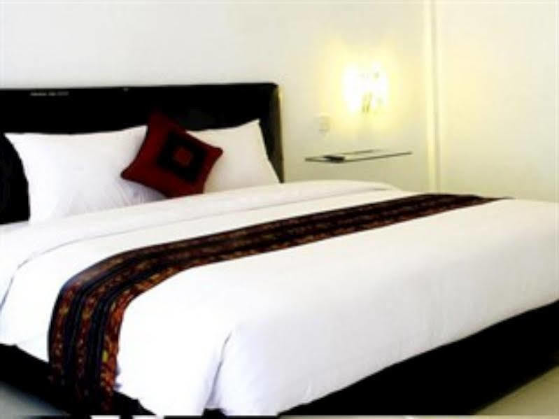 U House Seminyak Hotel Kerobokan  Exterior photo